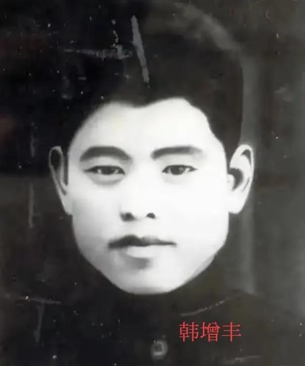 1943年河北宋营村战场，日军师团长查尸，八路军战士猛然起身扑向他
 
1943