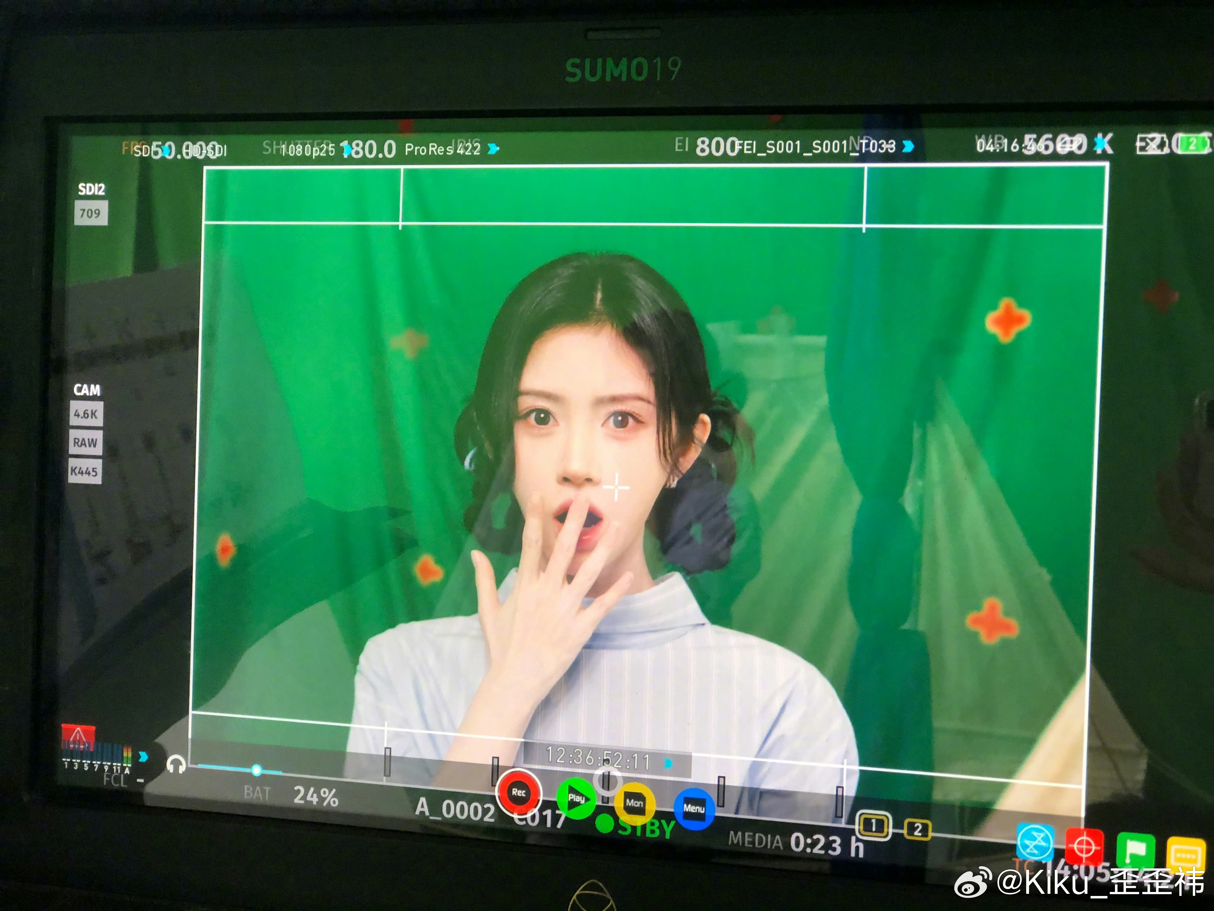 jjy鞠婧祎 jjy﻿﻿鞠婧祎苏绿夏 “镜头里的对视，哪怕是隔着屏幕 我也能感觉