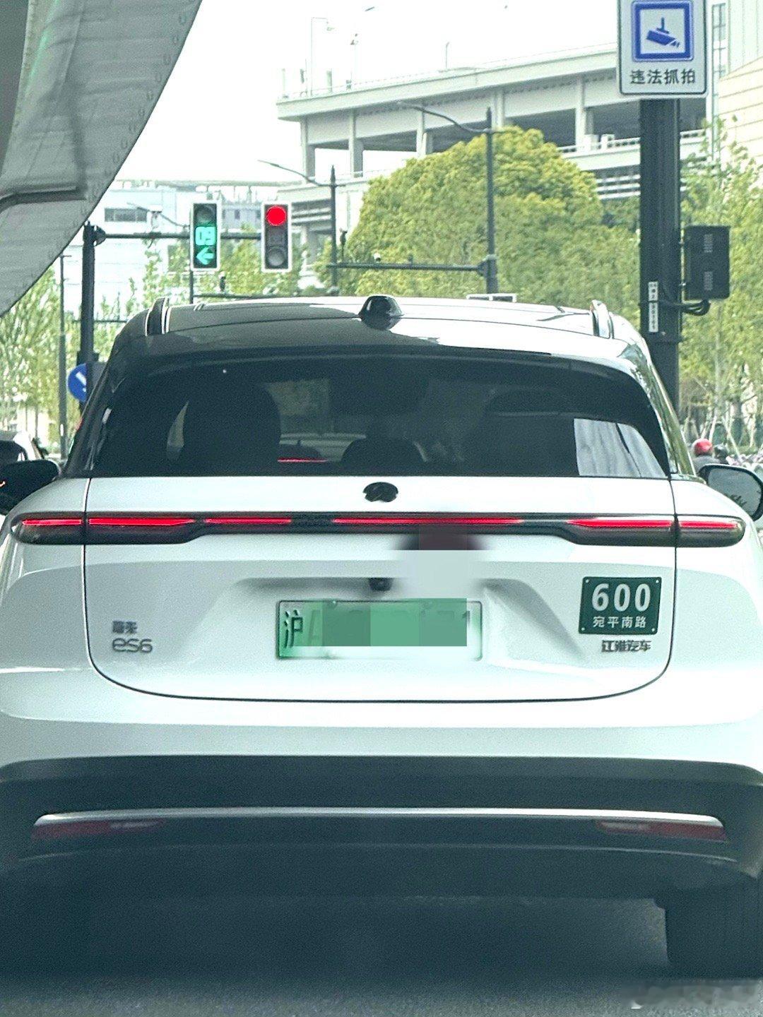 早高峰大家的精神状态都很美好[困] ​​​