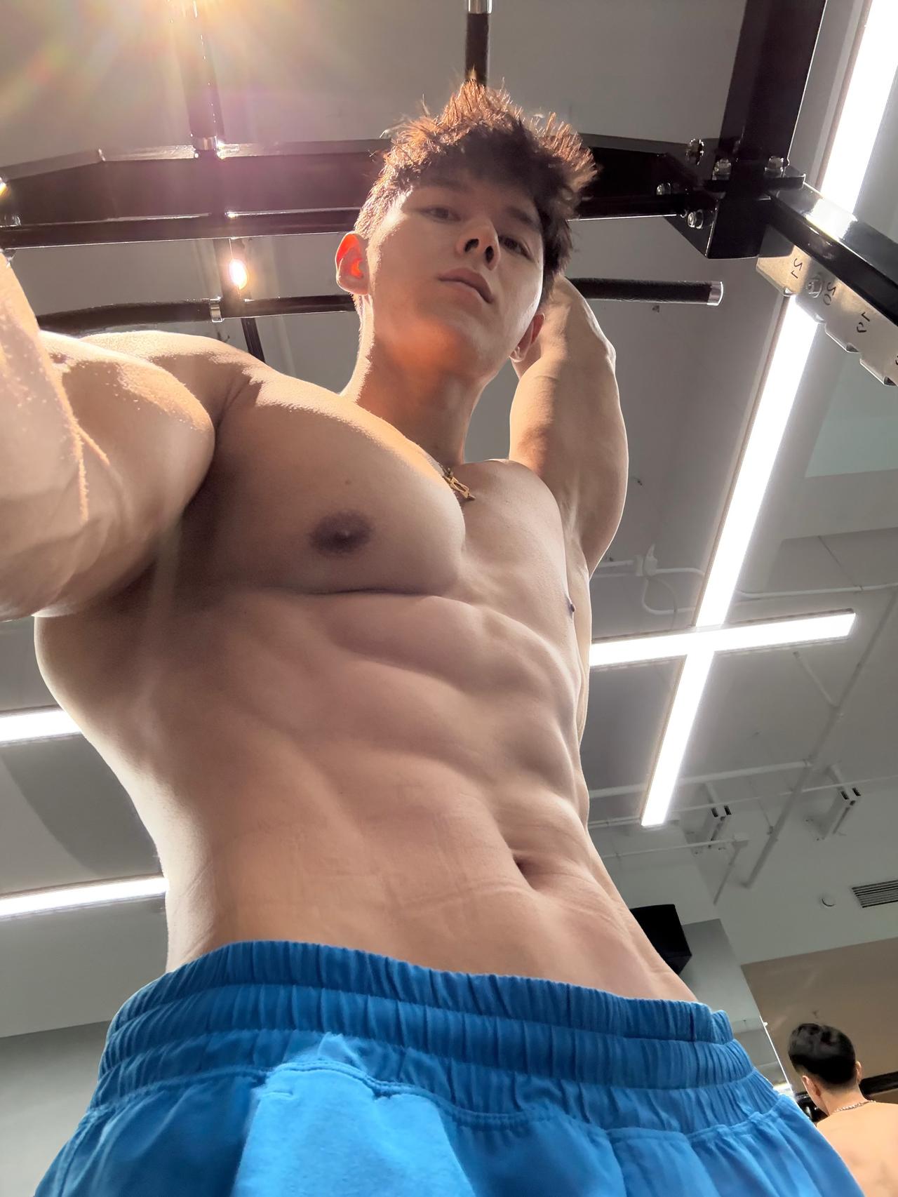 坚持健身锻炼真的会让人年轻吗? 
189/84kg 什么时候开始健身都不晚
健身