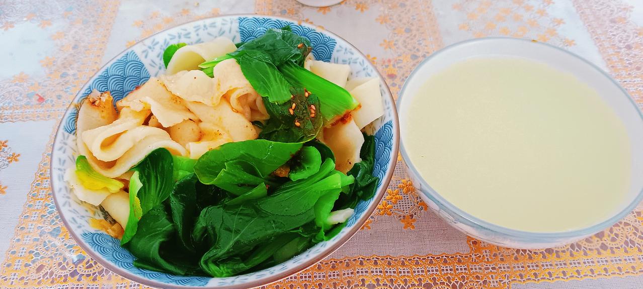 一碗扯面，一碗面汤，一顿饭。