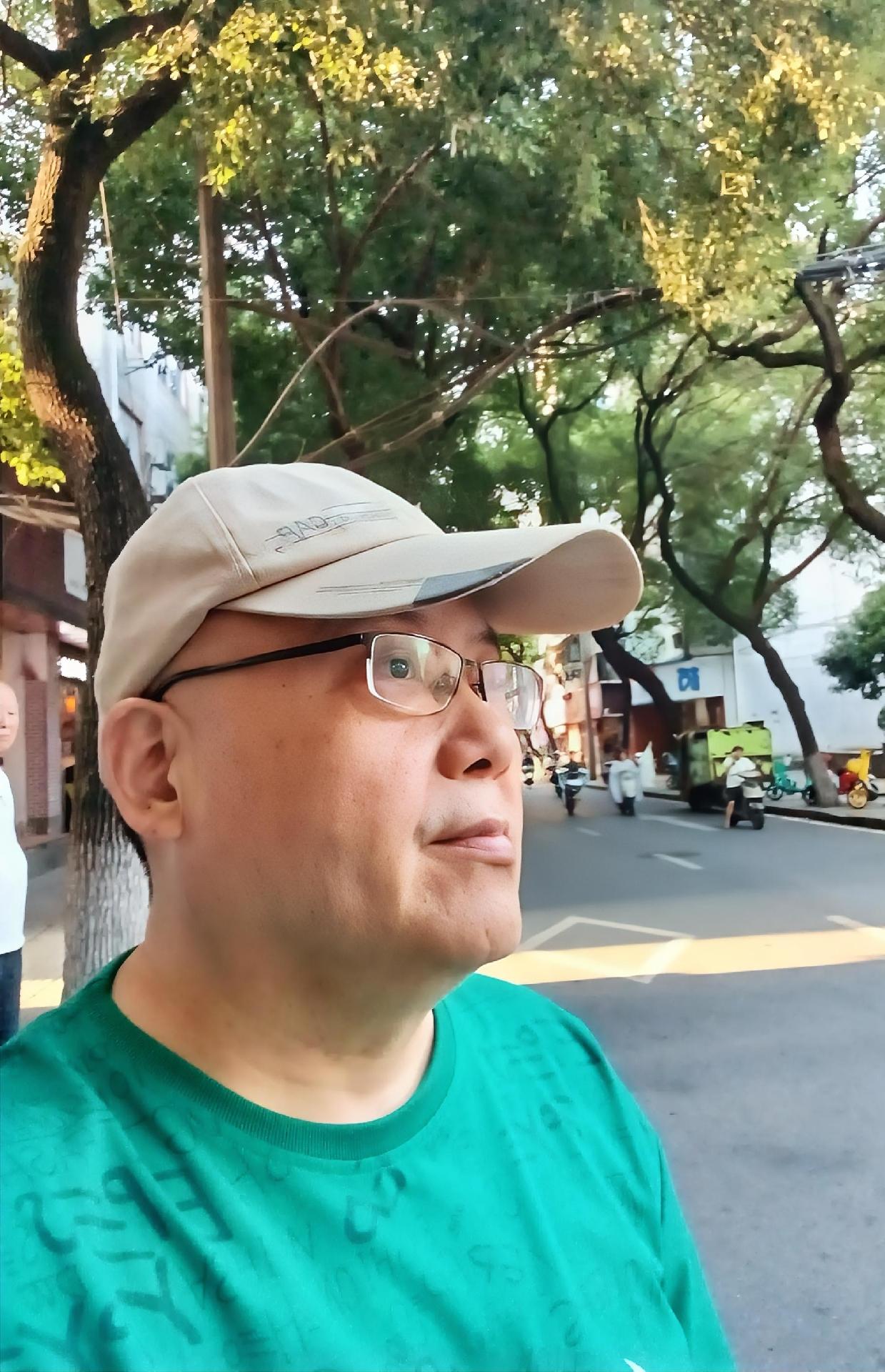 现在的人怎么这么冷血？

昨天有一个云南的铁粉，网名叫“菩提树下”，他告诉我这么
