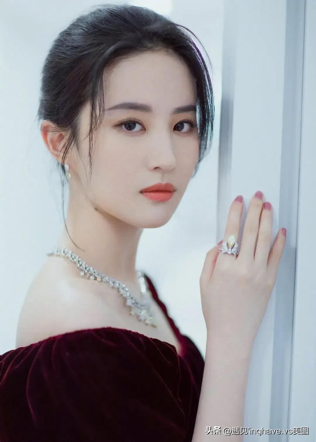 刘亦菲美女气质好自然美