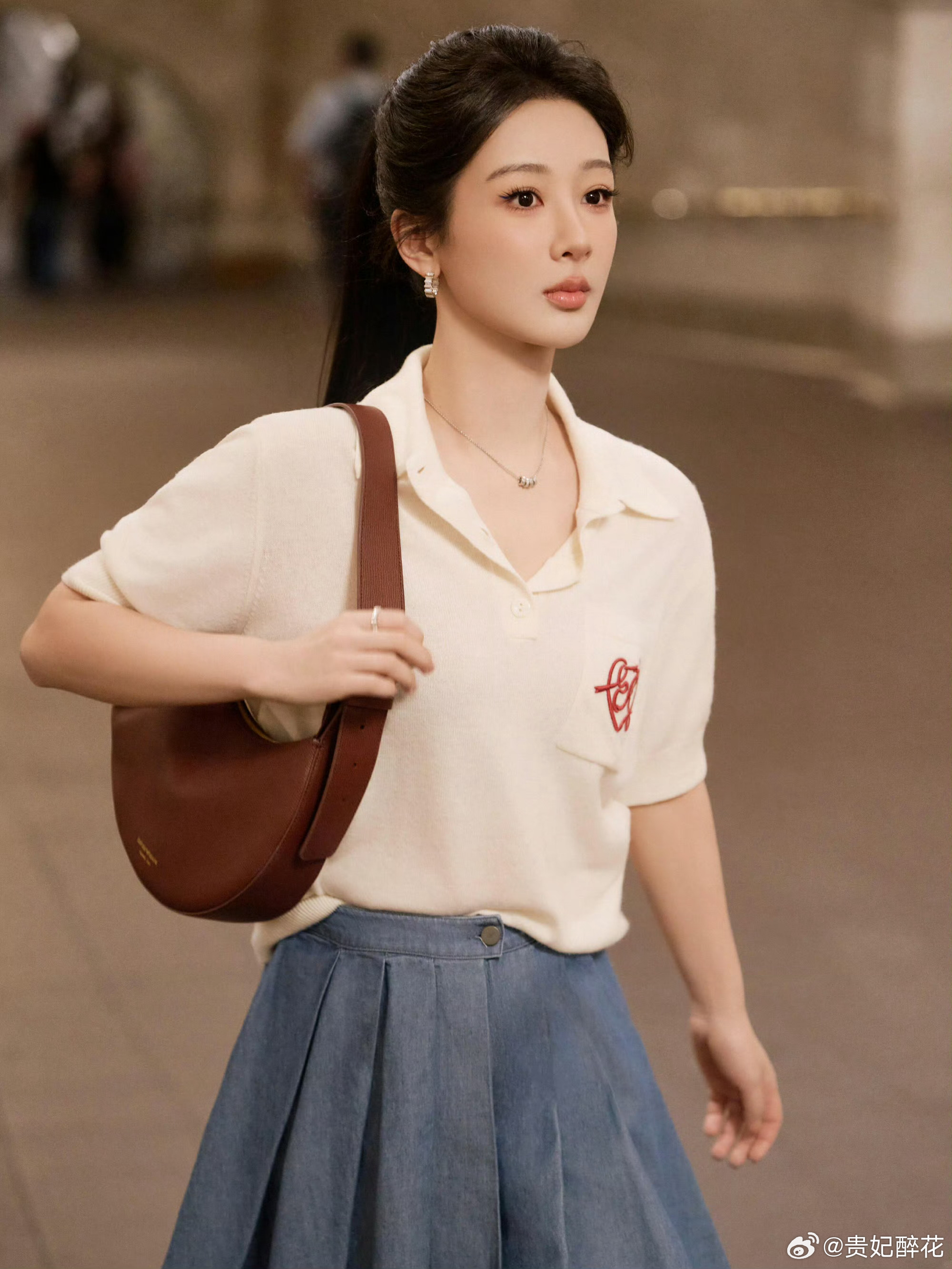 杨紫 × Emporio Armani 我们视后的又一组宣传新片！杨紫身穿Emp