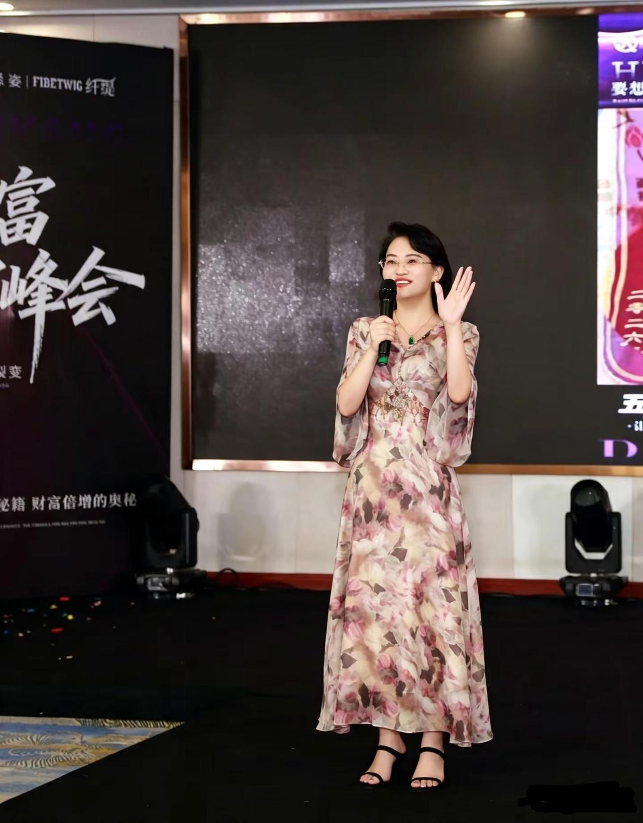 你超级不完美，你也超级漂亮！自信最美 快乐工作快乐生活