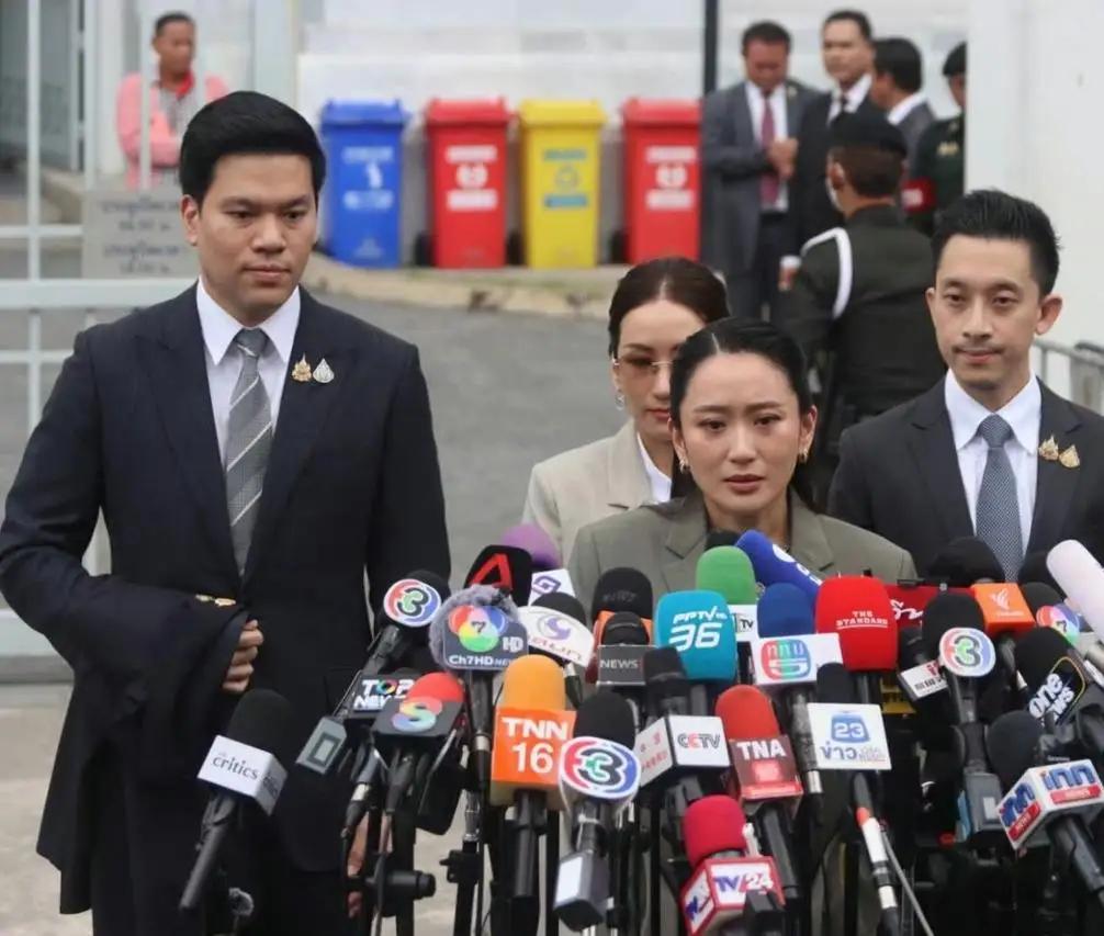 佩通坦有点走投无路了，只得向国王拉玛十世表忠心。佩通坦称，感恩国王的恩赐将其父减