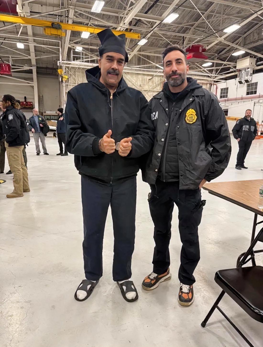 电影还需要讲逻辑，而现实世界则不需要！