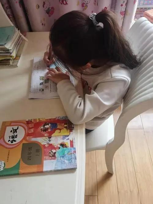 陪读多年发现，小学六年抓好这5点的娃，到初中后基本都是学霸！

1、英语必须要搞