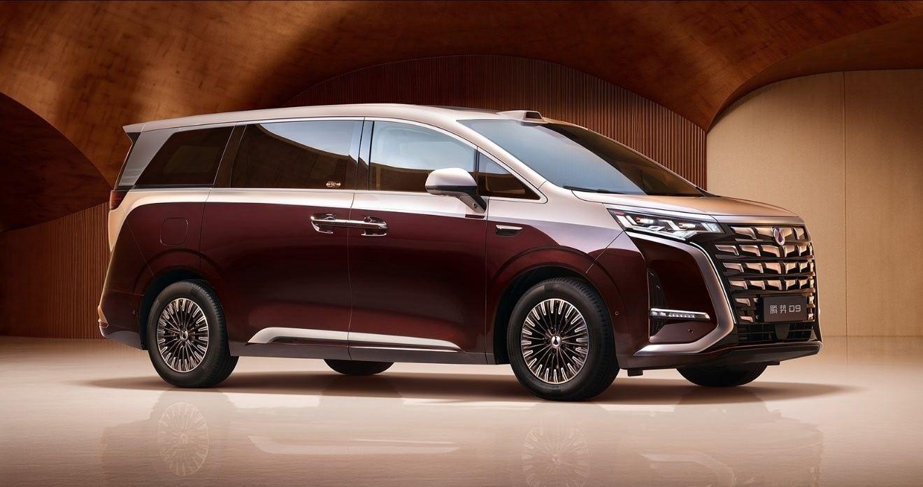 连夜从外地赶回来深圳，为了明天拍 第二代腾势D9 此前也了解一下，这一次看似相同