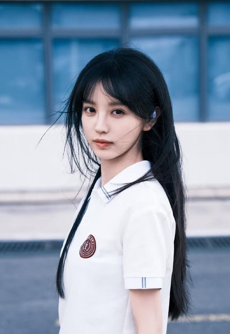 存一些内娱女明星穿校服制服的样子

各个都是校园小说女主的脸 ​​​