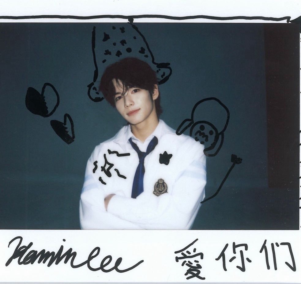 原来有些爱不用翻译也能懂两次活动所有人用标准韩文写格式化问候与互动时，只有李河民