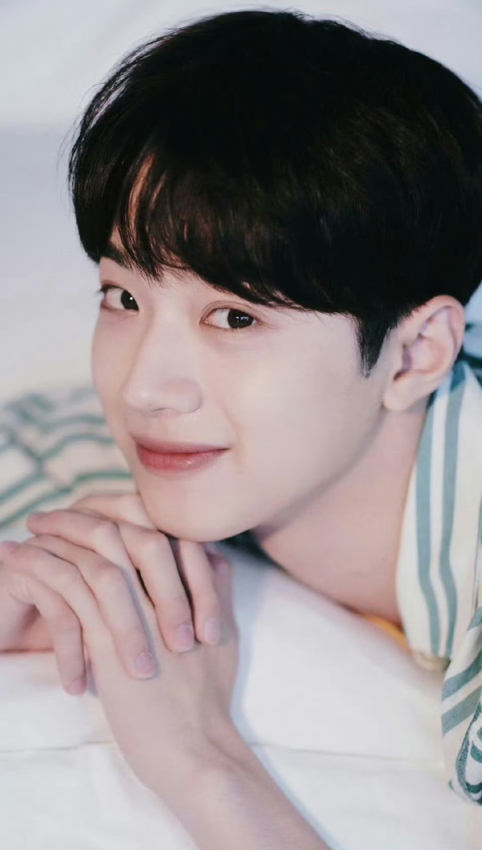 赖冠霖WANNAONE手写信上线久违合体太戳心，愿大家都被幸福环绕啊啊啊啊 