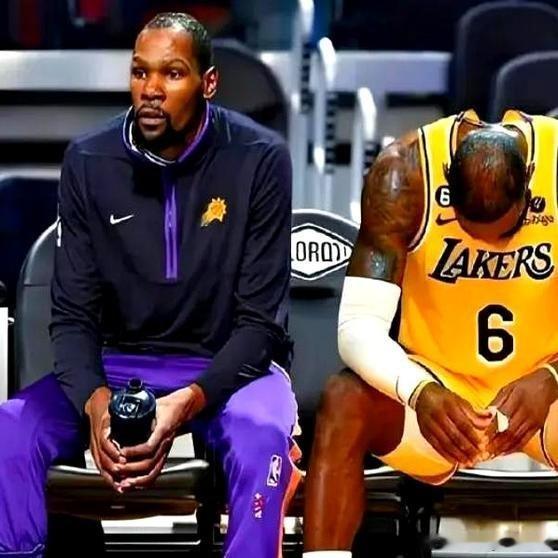 《狂吞14连败！队史最差纪录诞生，三巨头如摆设，你们距彻底瓦解不远了》球队目前的