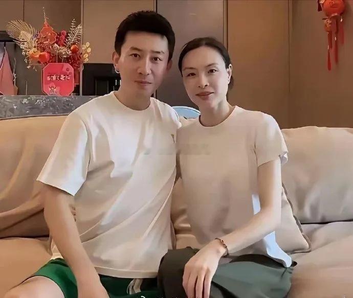 说实话，吴敏霞虽然没有郭晶晶那么有钱，但是人家老公确实帅啊！何尝不是一种幸福呢。