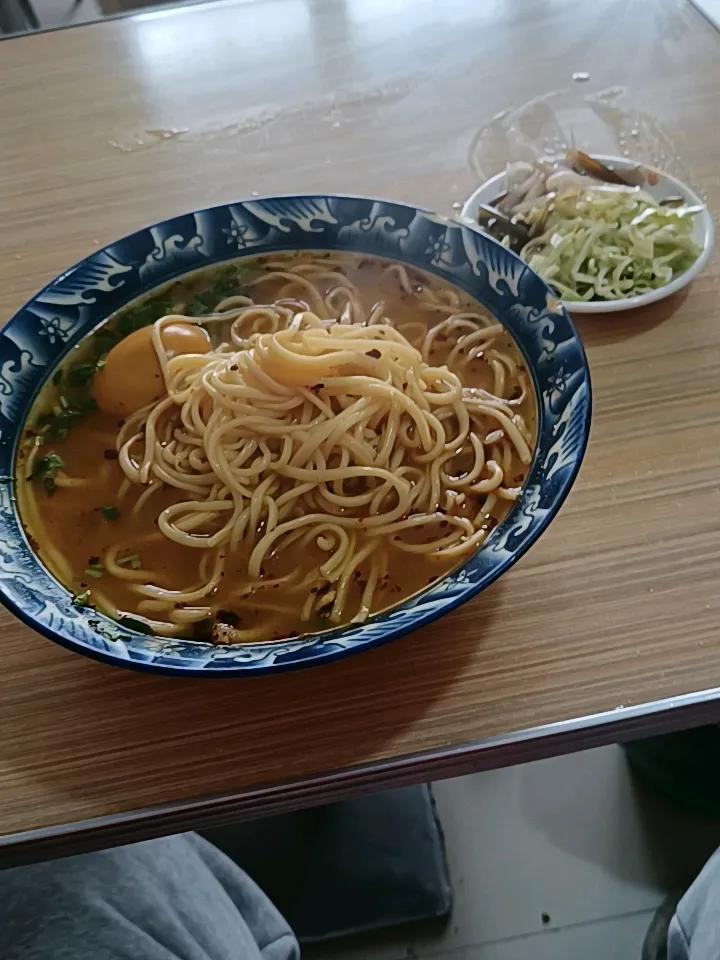 开发区郭家庵便市场附近一碗于家拉面，中规中矩。