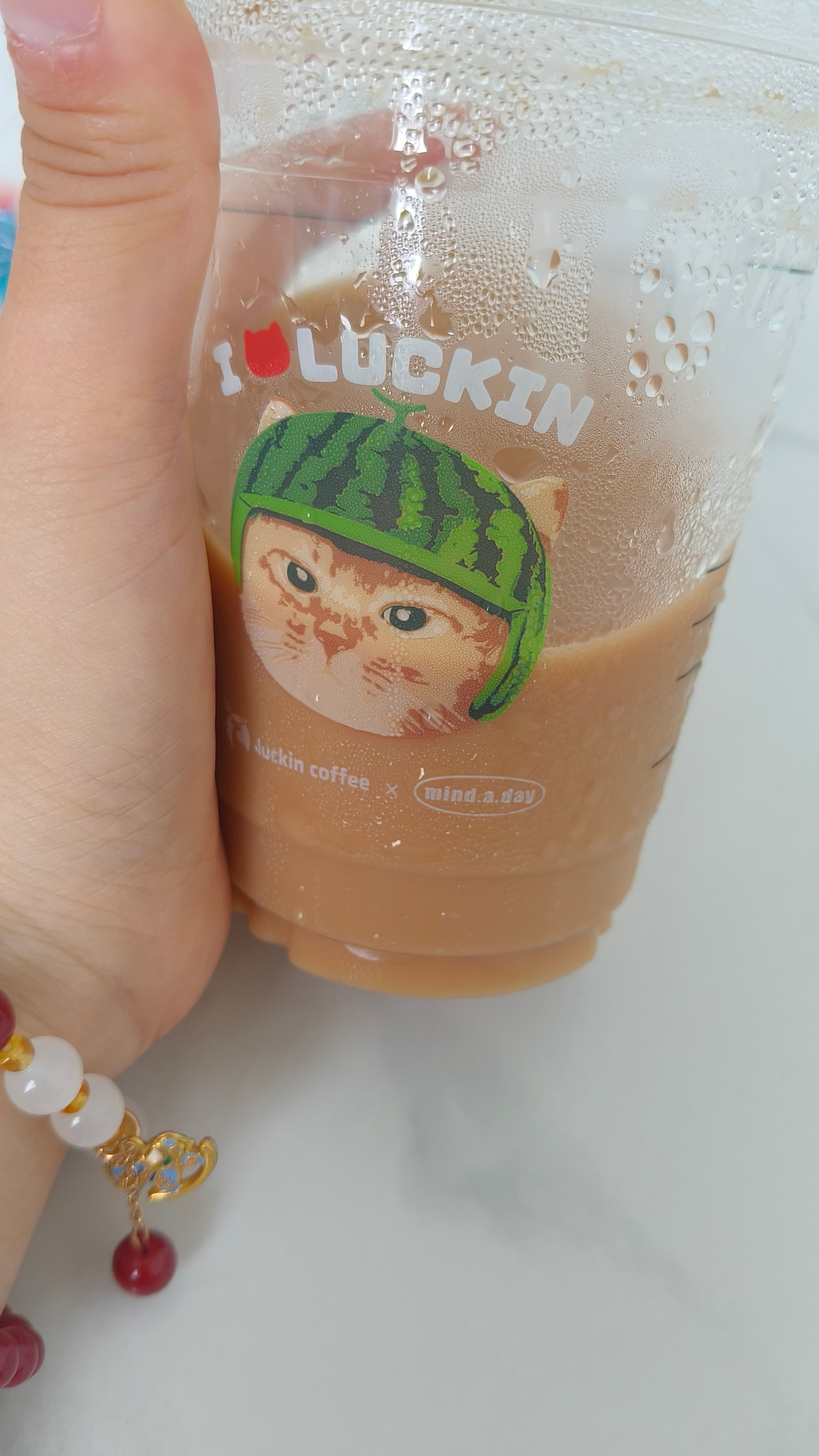 森林禾沐[超话] 点的美式，不小心点了双份奶，好难喝[泪奔] ​​​