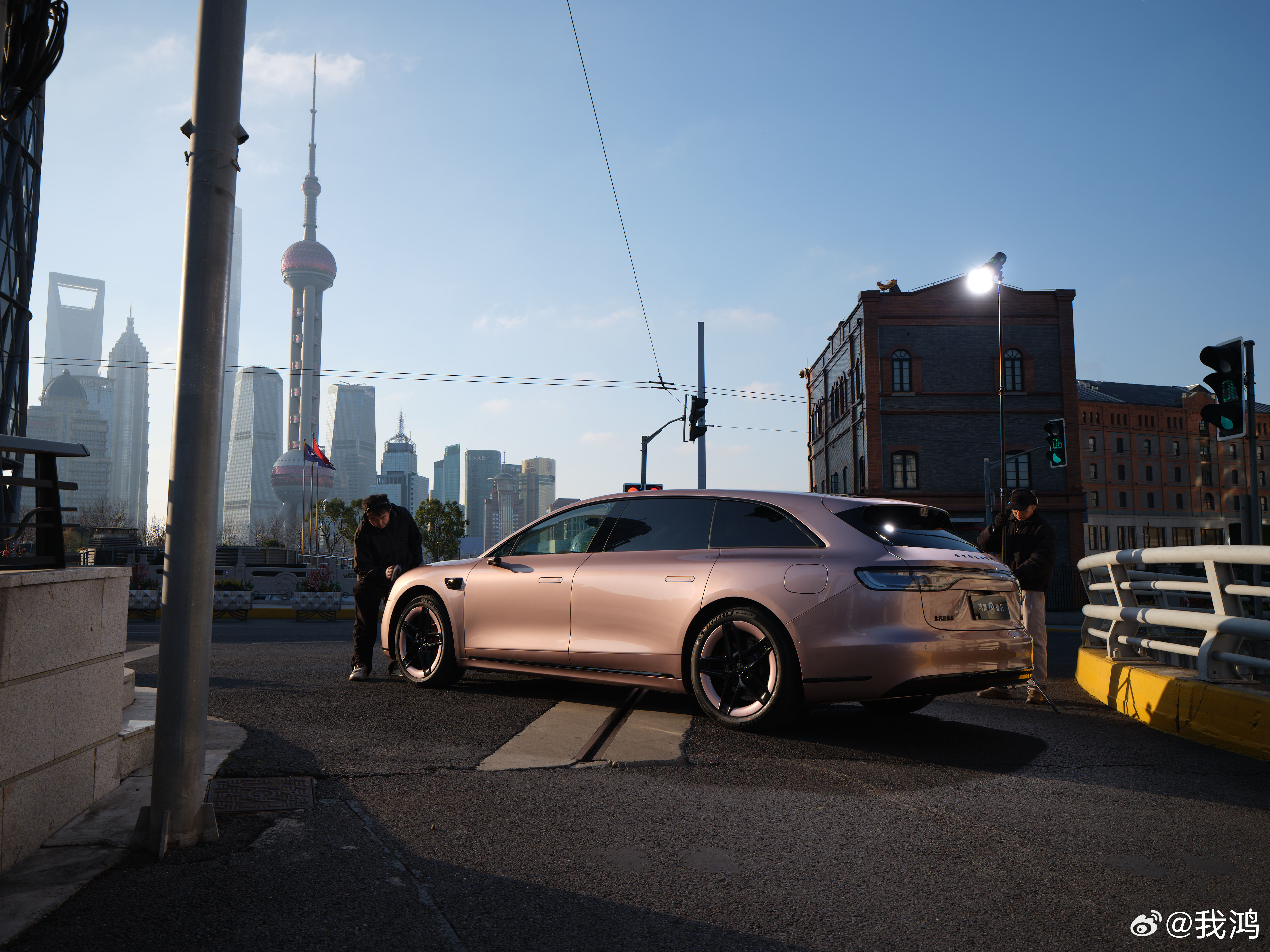 享界S9T粉色实车曝光  新粉色新轮毂，大家觉得如何？磊哥之前透露余总AWE有惊