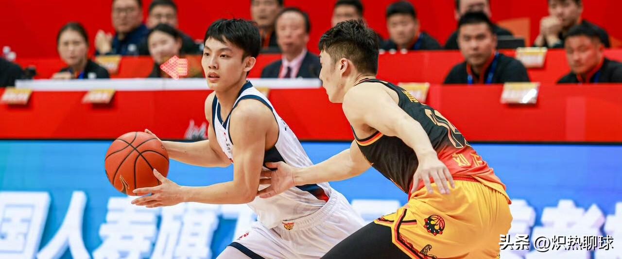 广东宏远输给江苏肯帝亚，杜锋落后的时候都不调整，其实他在谋划下轮击溃上海久事！