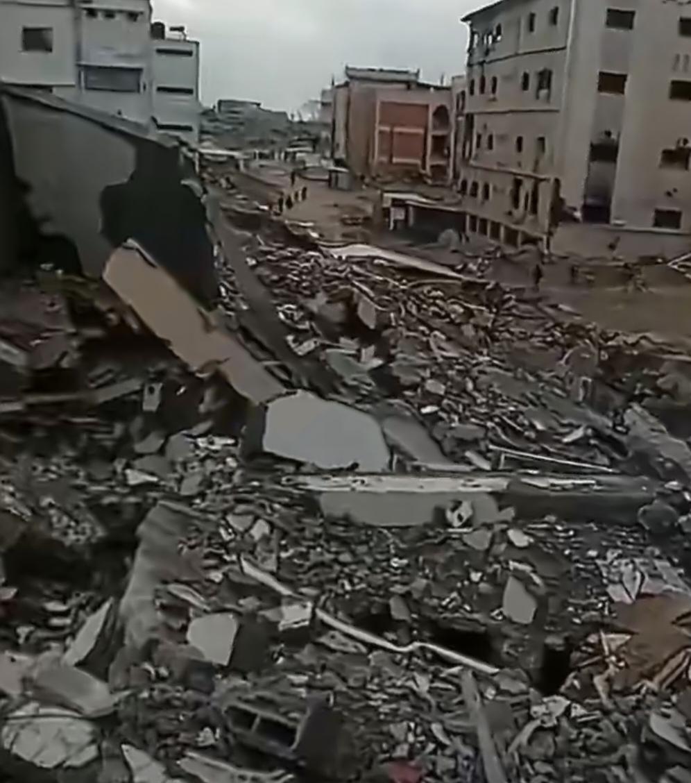 “昨晚之后，以色列特拉维夫大部分街区都变成了图中这个样子。” 

大快人心，以色