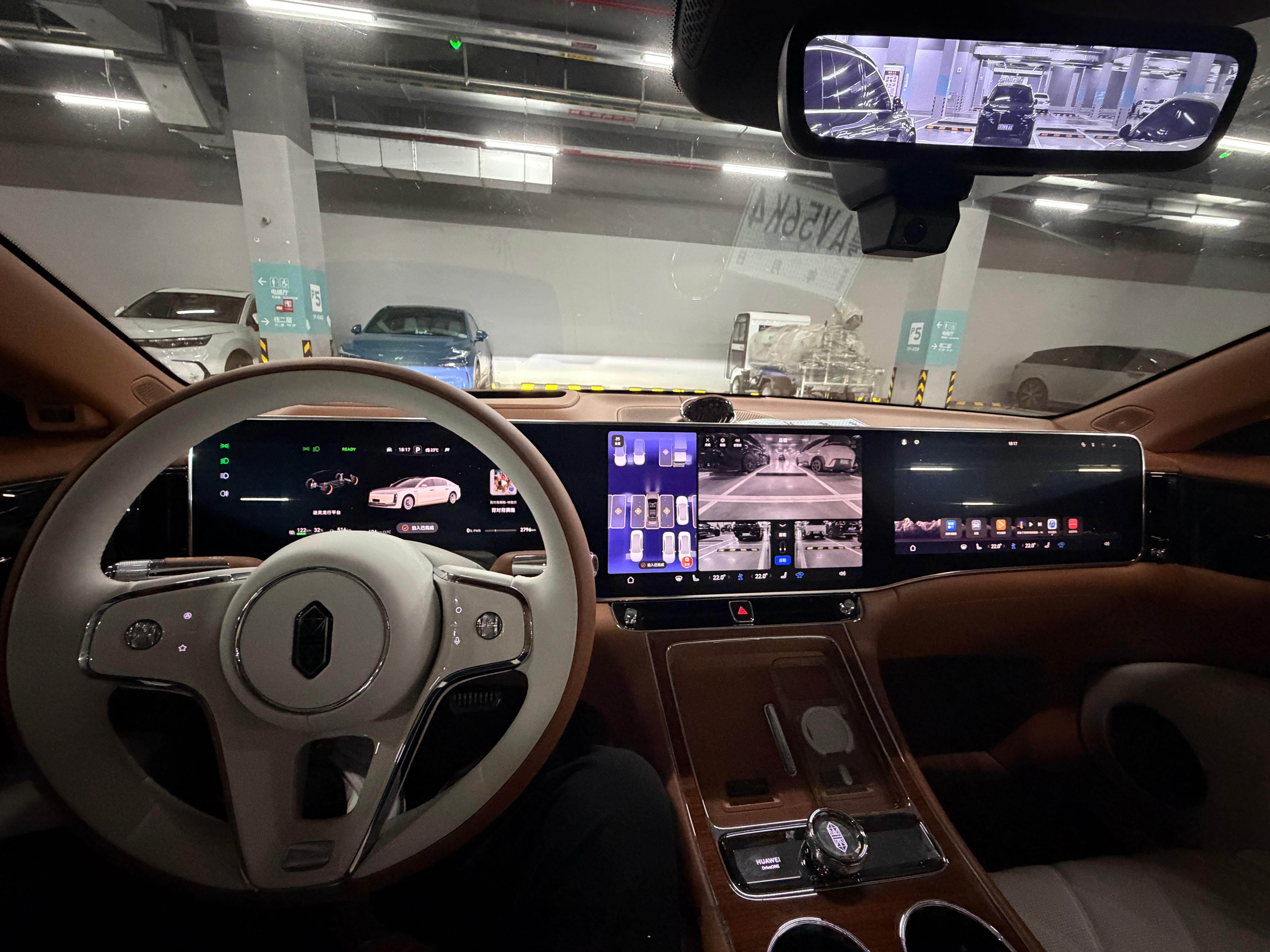 回到广州开上自己的车，舒服了 广州·大湾区文化体育中心