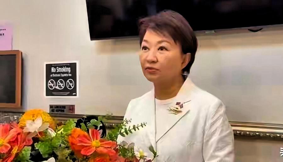 口喊两岸和平，脚踏政治红线！卢秀燕纽约表态暗藏玄机，越权谋私暴露野心
 
202