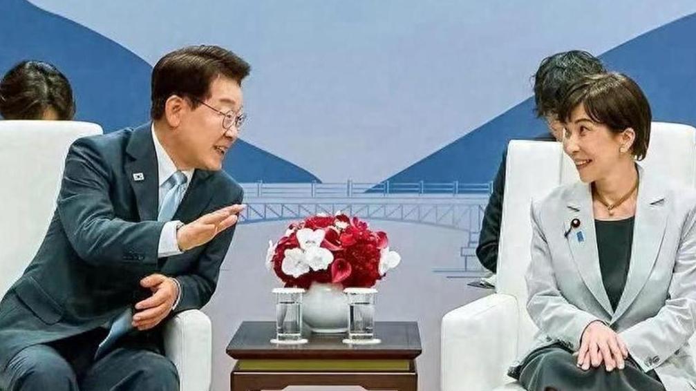 大国博弈变局骤起！高市早苗仓促访韩，尽显日本外交困局
 
特朗普访华收官、普京接