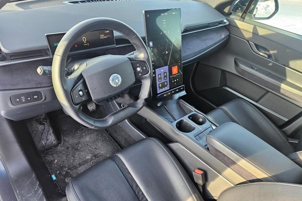 Fisker Ocean，这是个试图对标毛豆Y的车型，2023年奥地利出厂同年在