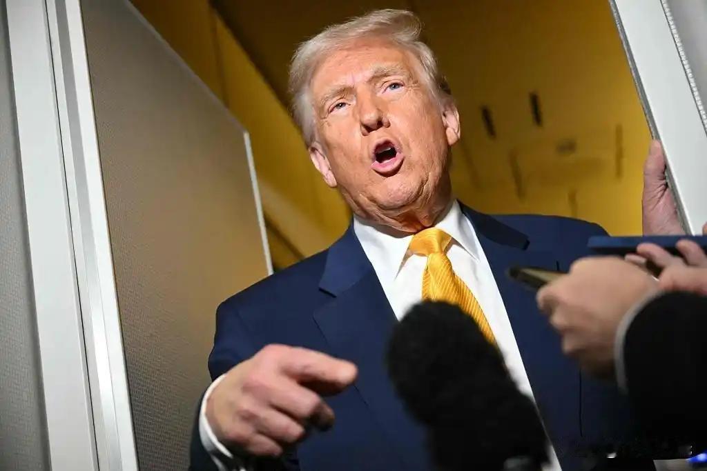 特朗普，慌了！！他已失去对伊朗战争的控制，他的确慌了
 
如今他确实陷入了前所未