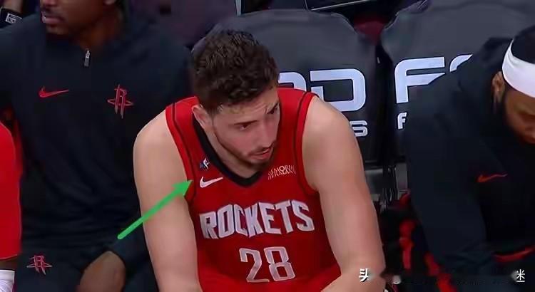 不得不说申京这次能顶替亚历山大入选全明星，真的应该给亚历山大买一箱酒送过去。申京