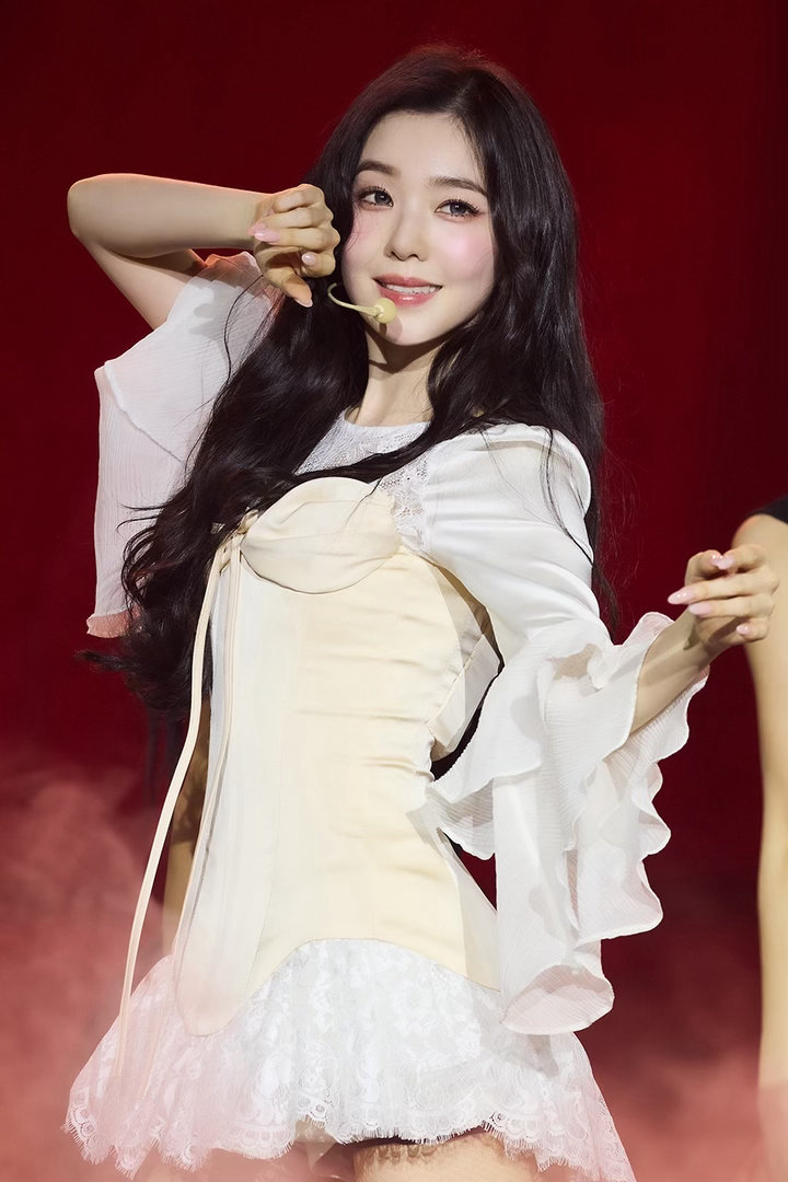 RedVelvet 💗Irene 260525【NAVER新闻】更新IRENE