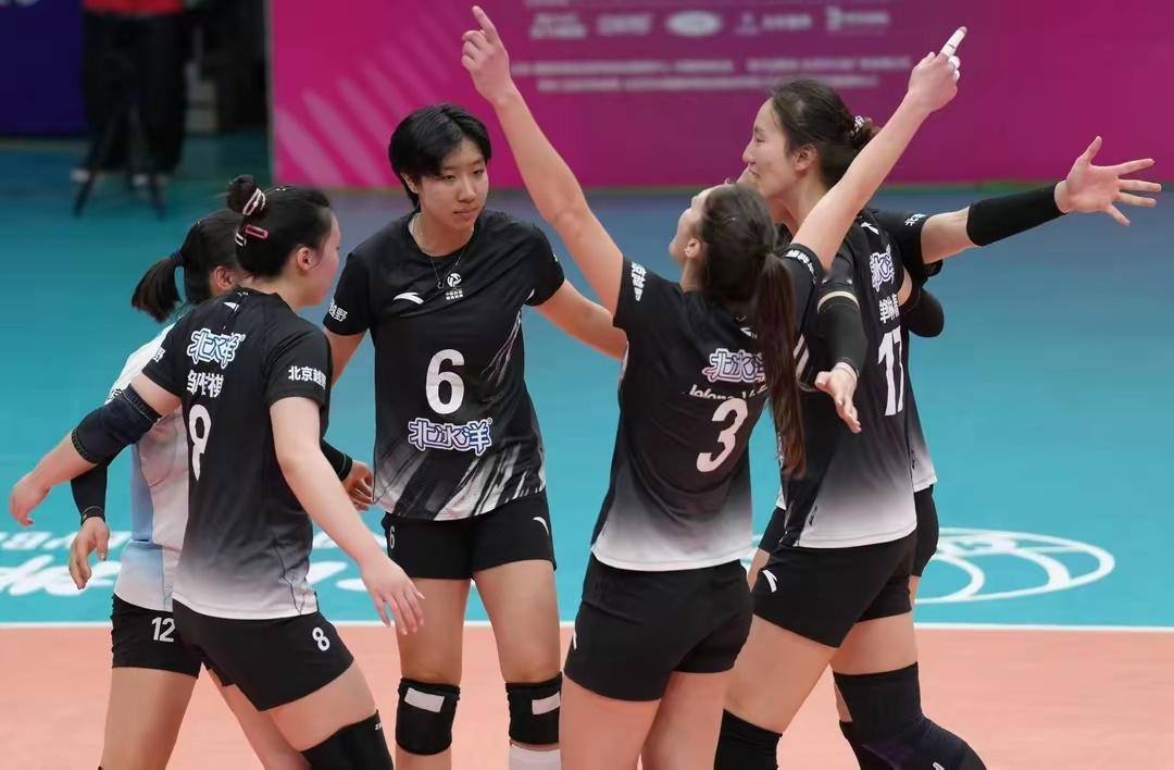 完成“让二追三”好戏 北京女排力克山东队 董禹含独揽28分排球中国女排 12月2