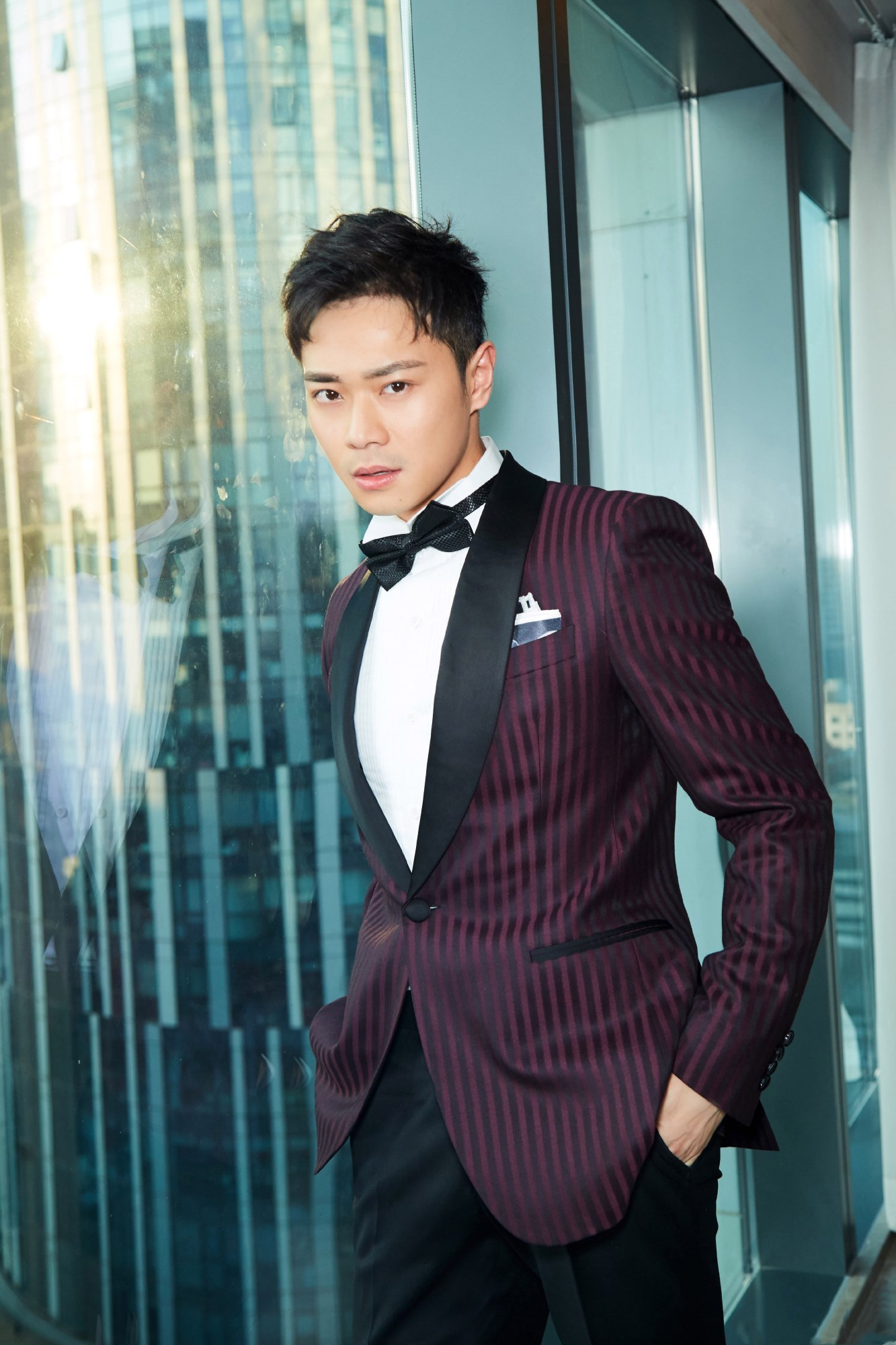 曹骏年终直播读信感谢影迷曹骏年终直播手写信读给影迷，细数相伴点滴，坦言低谷时是偏