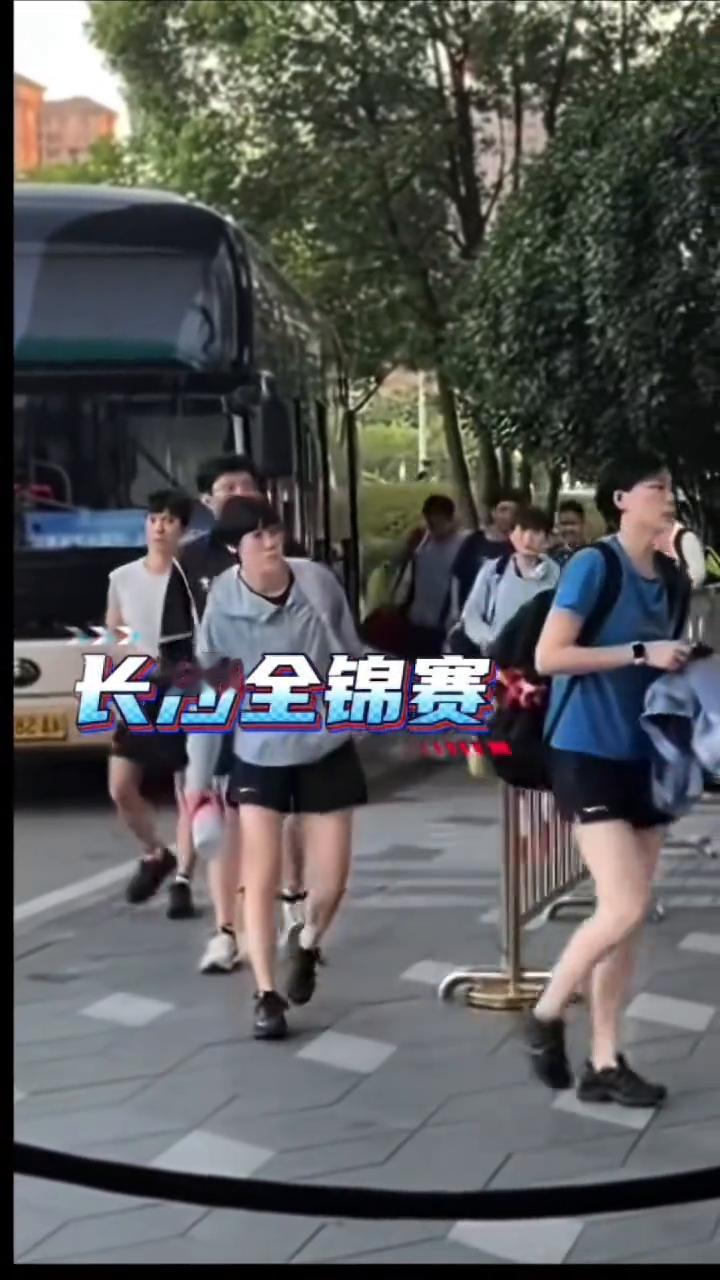 长沙全锦赛。
陈熠、孙铭阳、coco到达长沙。开心的小蘑菇，先农坛的王队，皱皱的