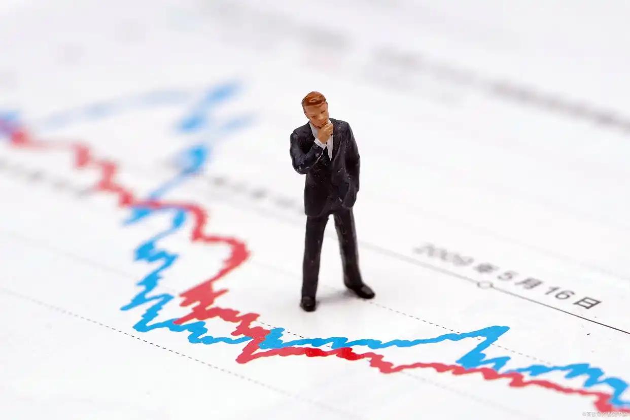 散户的愤怒值彻底拉满💥

全网都在声讨量化收割，这场人类与AI的博弈，从一开始