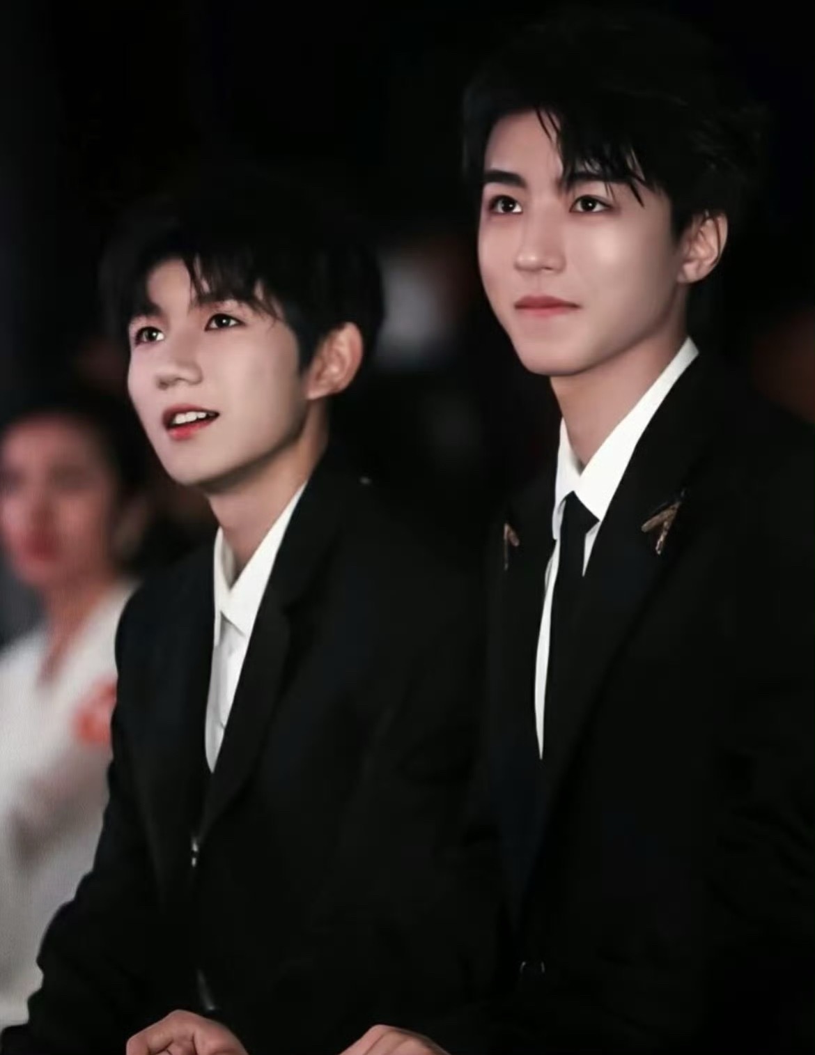 TFBOYS成员与时代峰峻的关系已从'隶属'转为'合作'，组合名成为一种情感纽带