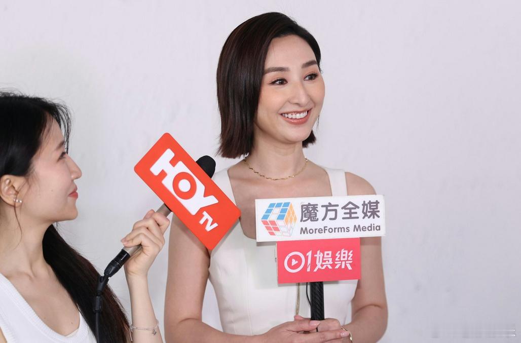 高海宁回应新闻女王2路透高海宁情绪病未完全康复 23日，透露自己《新闻女王2》的