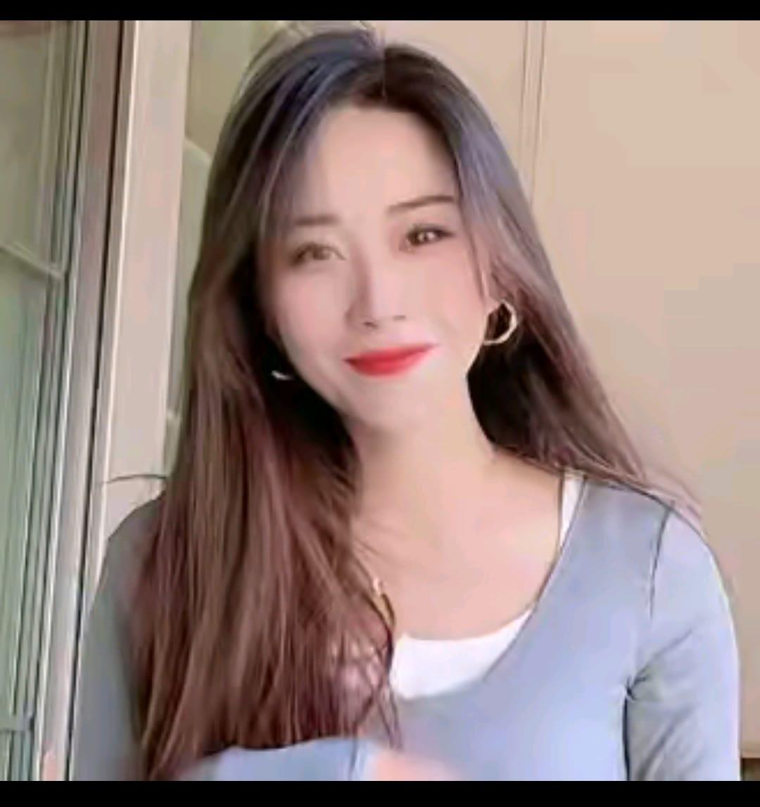 微笑的美丽，自信的魅力，每一天都是新的开始！😊✨