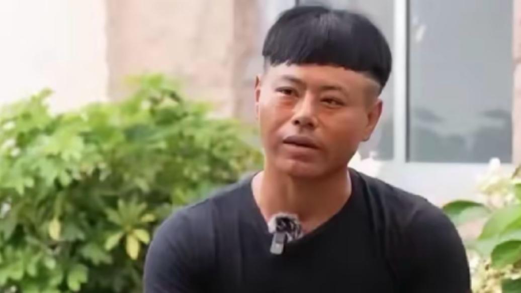 2025年7月，山东威海，一家三口去海边玩，父子俩不慎被海浪卷走，母亲急得大喊：