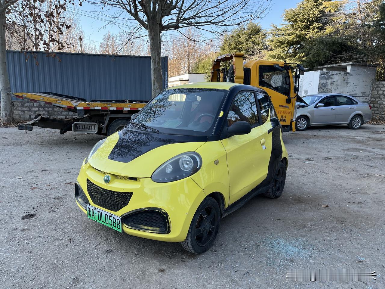 当初买新能源就是为了省点钱，结果钱没省，还赔的更多……
这辆车2015年上牌的众