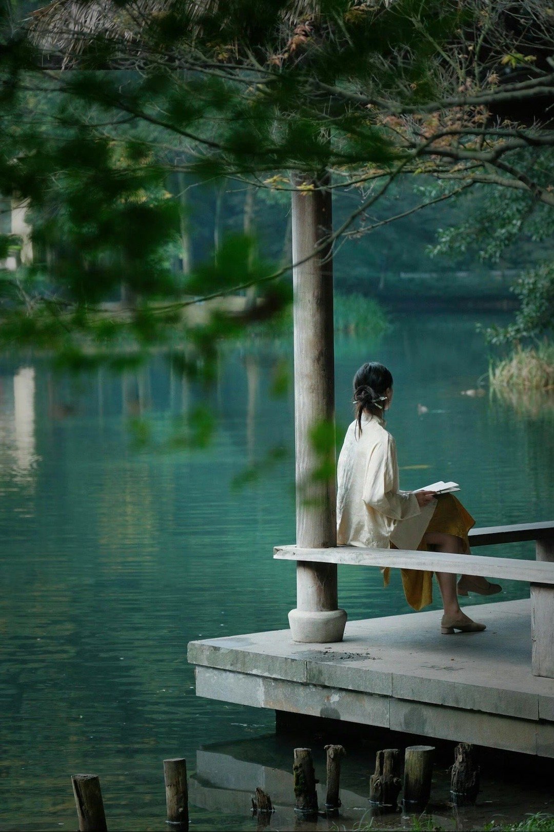 无论对物对人，克制才是保存热爱的方法。——松浦弥太郎