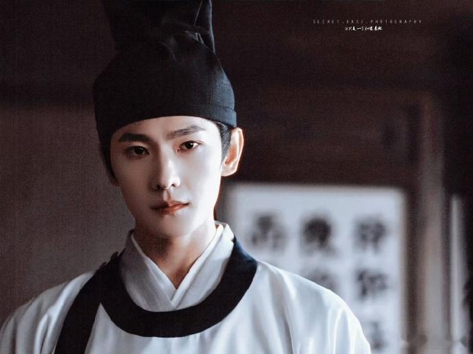 杨洋给我开悲伤共享了刷完《雨霖铃》展昭这段哭戏直接破防，杨洋真的太懂侠客的隐忍了