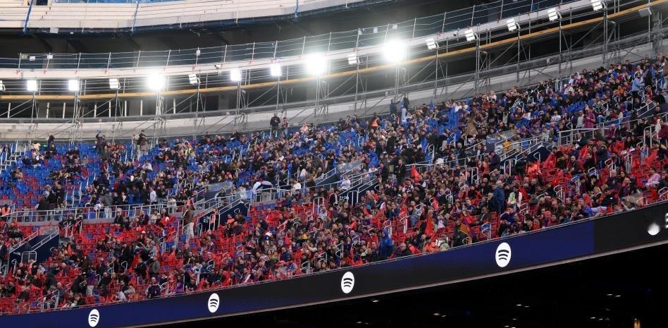 世体：在巴萨对阵阿拉维斯的比赛期间，欧足联对新诺坎普球场的每个角落都进行了检查，