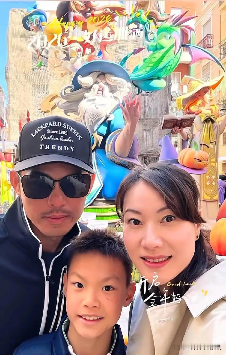 谢杏芳，真的大度，普通人很难能做到这个份上！

不知不觉间小羽在父母的陪伴下越发