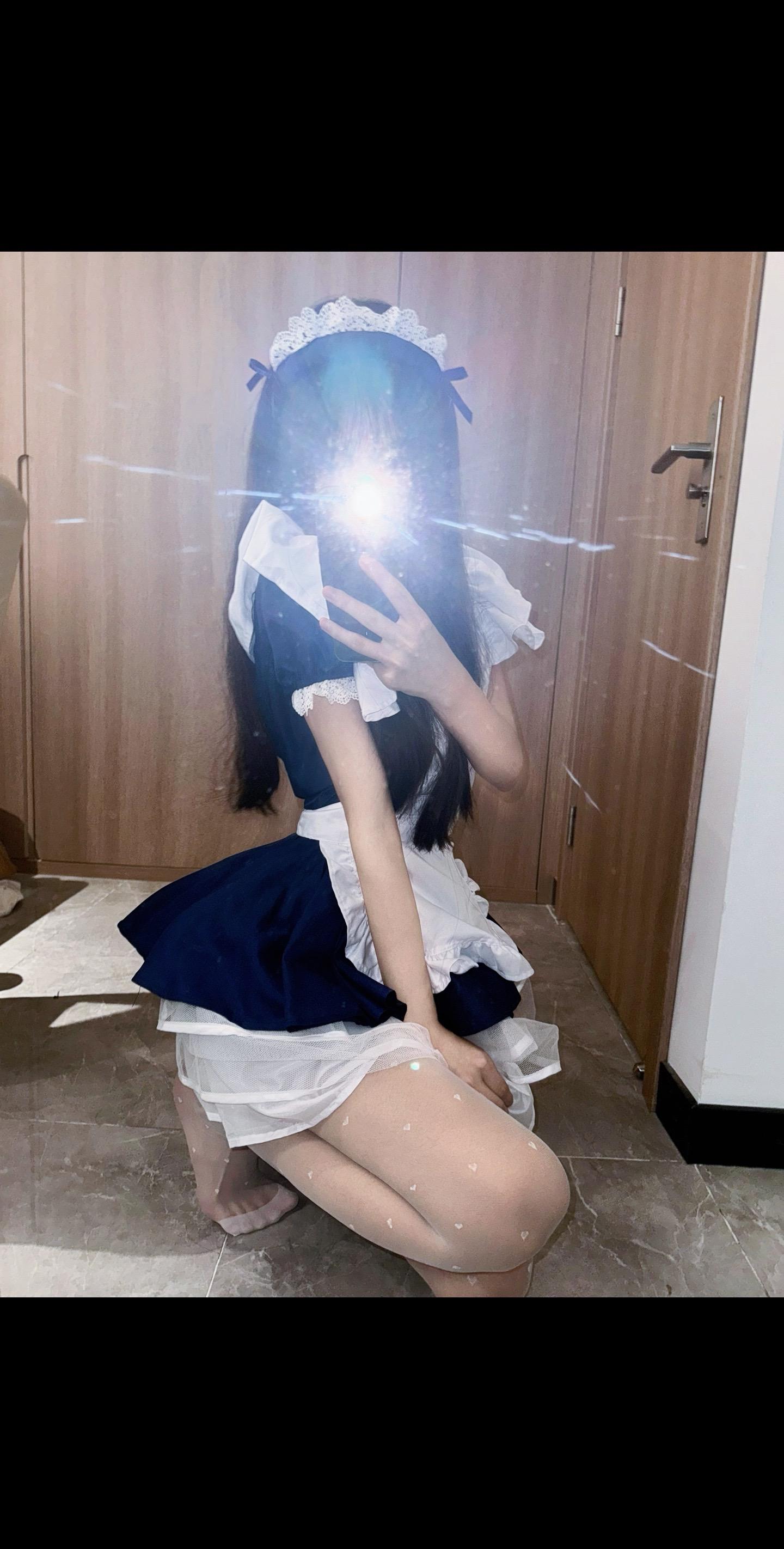 看到你给别的女生点赞 心都碎了