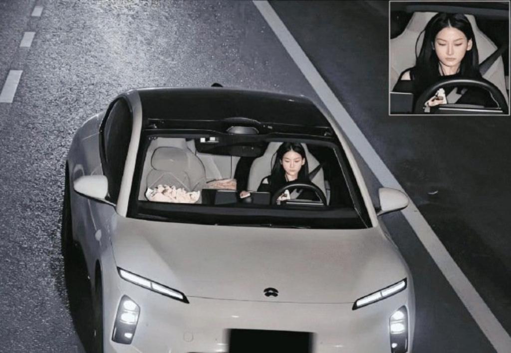 最美违章，没有之一！
清冷氛围感拉满，
谁看了不说一句：这波颜值犯规了✨
最美违