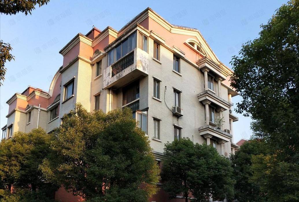 “洗房失败！”上海，女子和小自己13岁的男子结婚，说自己女儿想换更好的学校读书，