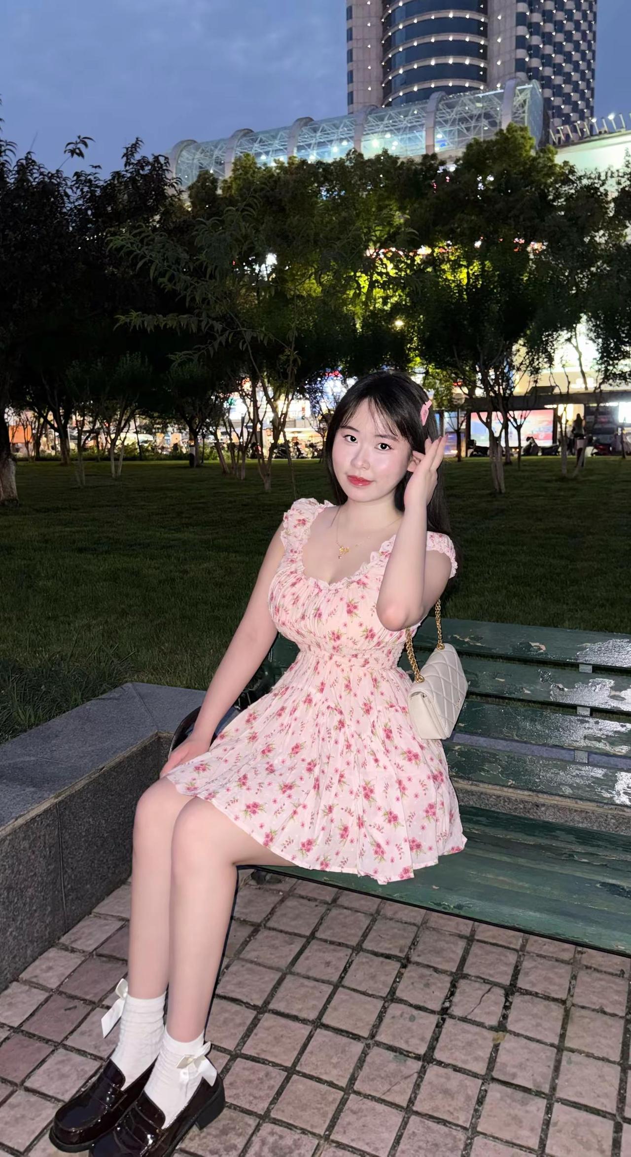 人生怎么可能只若初见呢女孩子的可爱之处是需要慢慢发现的香宝宝 初恋裙