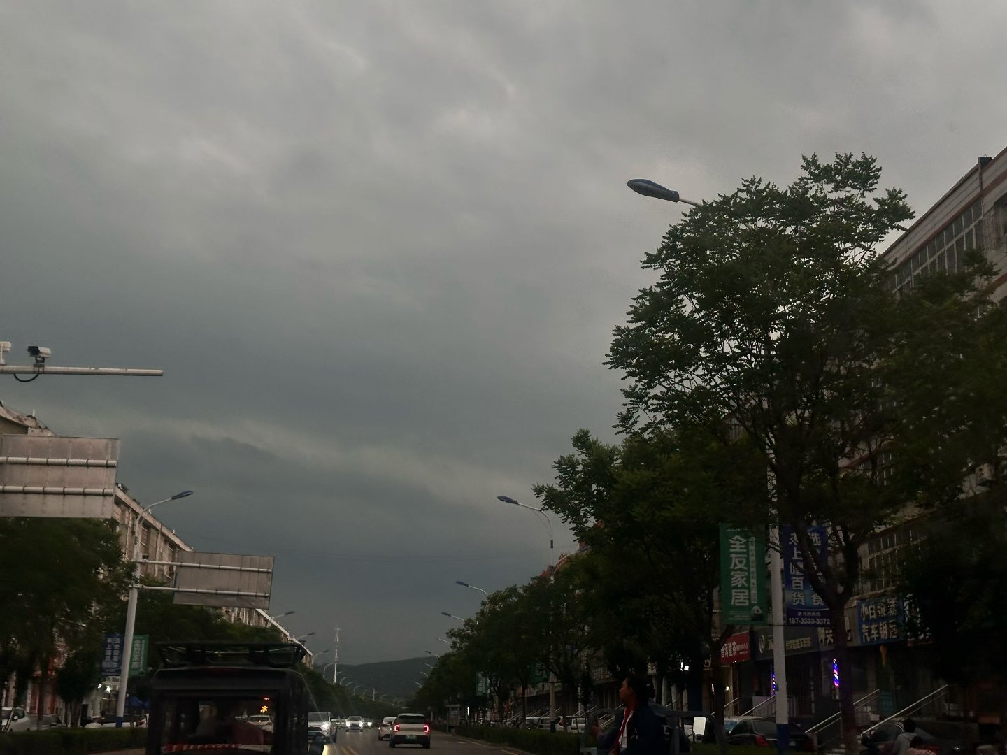 生活手记生活手记 乌漆嘛黑的，大雨就要来了
