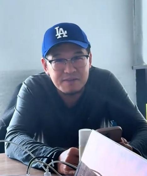 又摇摆了
杨毅在NBA总决赛开始前，认为马刺有可能在文班的带领下迎来王朝！
要知