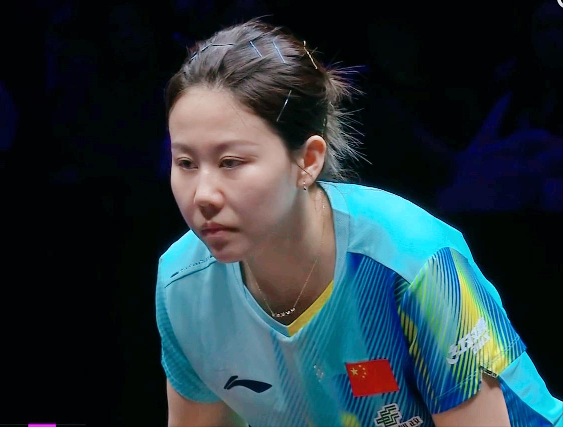 邱贻可战术太牛了，落点移动5厘米，效果截然不同。

第一局
陈幸同强打中间位，